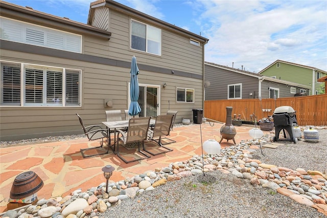 10540 Tracewood Cir, Highlands Ranch, CO 80130 - back of property with a patio