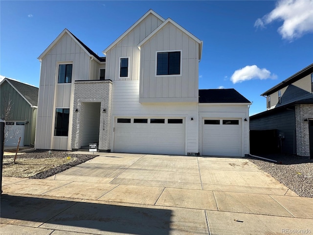 view of front facade with a garage