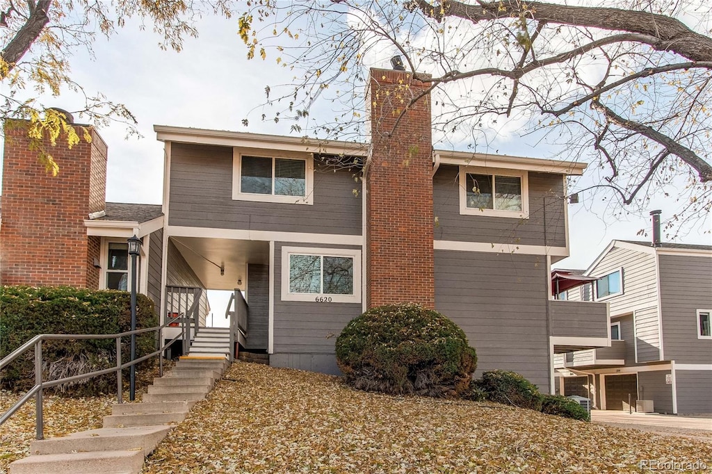 view of front of property