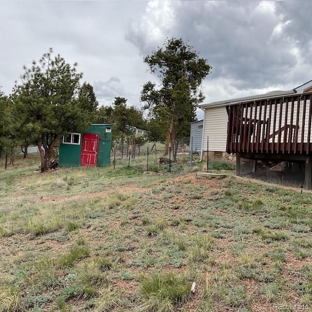 696 Calle De La Nieva, Florissant, CO 80816 - view of yard with a wooden deck