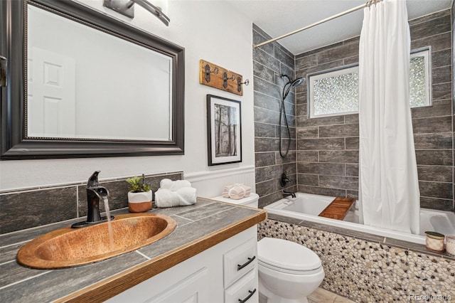 18355 W 59th Dr, Golden, CO 80403 - bathroom featuring tiled shower / bath and vanity