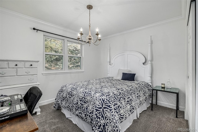 bedroom with baseboards, carpet, an inviting chandelier, and ornamental molding