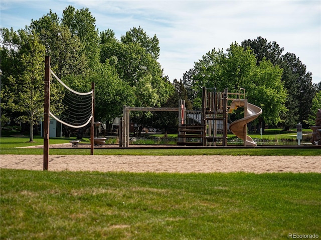 15395 E Penwood Pl, Aurora, CO 80015 - community play area featuring a yard