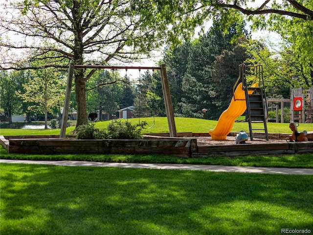 15395 E Penwood Pl, Aurora, CO 80015 - community play area with a lawn