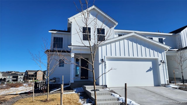 view of front facade with a garage