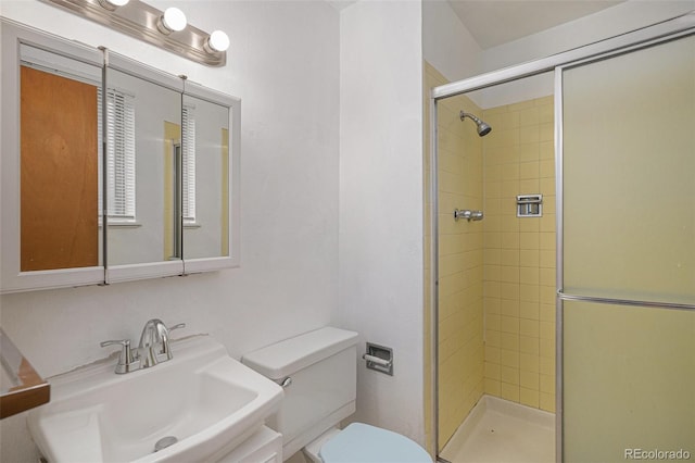 2832 S Mobile St, Aurora, CO 80013 - bathroom featuring a shower stall