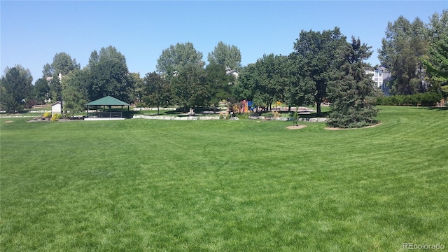 9673 Pinebrook St, Highlands Ranch, CO 80130 - view of property's community with a gazebo and a yard