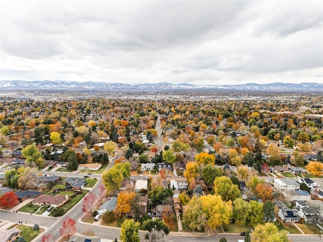 bird's eye view with a mountain view