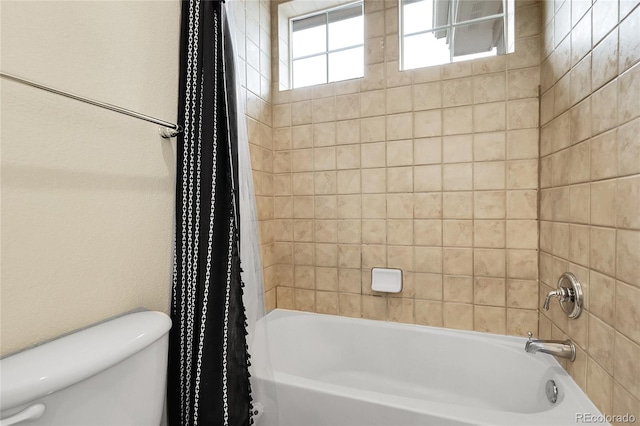 23965 E Kettle Pl, Aurora, CO 80016 - bathroom featuring toilet and shower / tub combo