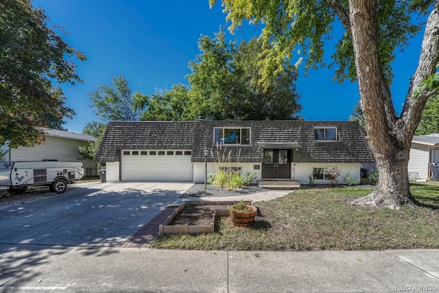 view of front facade with a garage