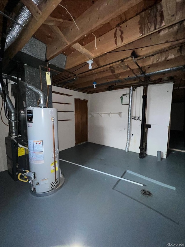 11812 E Alaska Ave, Aurora, CO 80012 - unfinished below grade area with gas water heater