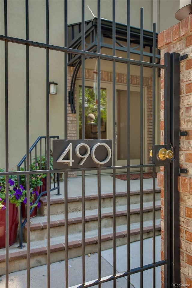 490 Columbine St Unit 5, Denver, CO 80206 - view of gate