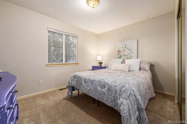 bedroom with carpet flooring