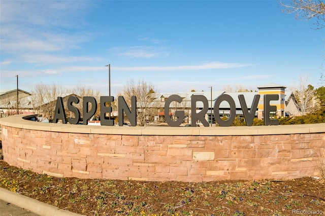 view of community / neighborhood sign