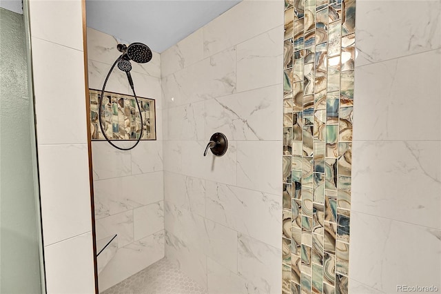 12348 Elizabeth Ct, Thornton, CO 80241 - full bathroom featuring a tile shower