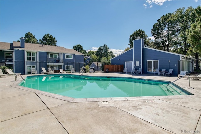 7275 S Gaylord St Unit I09, Littleton, CO 80122 - community pool with a patio area