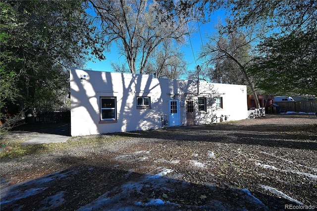 view of front of property