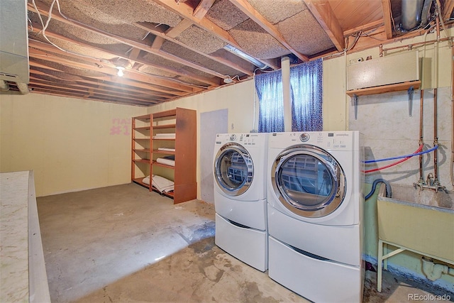 6054 Iris Way, Arvada, CO 80004 - laundry area featuring washing machine and dryer