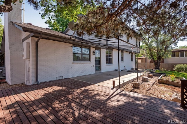 10851 E Iliff Pl, Aurora, CO 80014 - deck featuring a vegetable garden