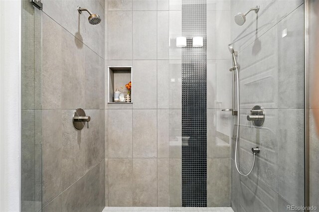 2830 W 32nd Ave, Denver, CO 80211 - bathroom featuring a tile shower