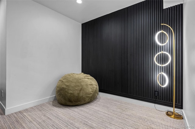 interior details with baseboards, carpet flooring, and recessed lighting