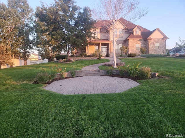 view of yard featuring a patio