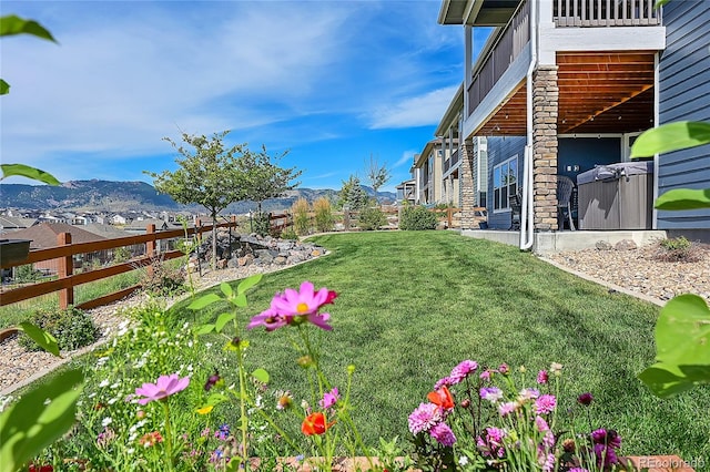 view of yard with a mountain view