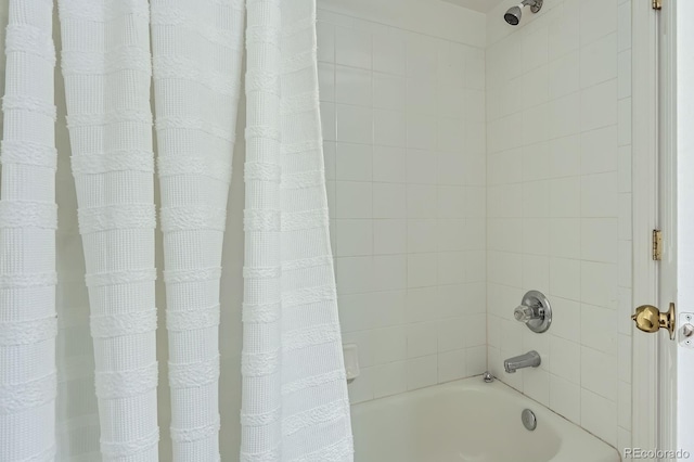 13093 W Cedar Dr Unit 121, Lakewood, CO 80228 - full bath featuring shower / tub combo with curtain