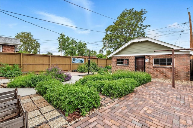 3611 N Vine St, Denver, CO 80205 - view of yard featuring a patio