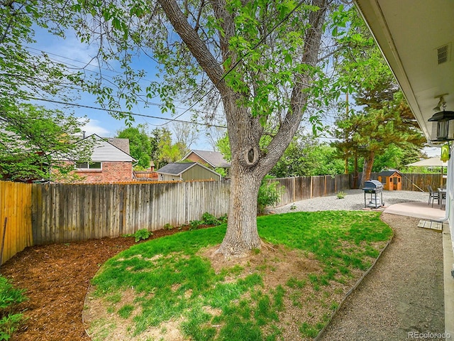 461 Nome St, Aurora, CO 80010 - view of yard with a patio area