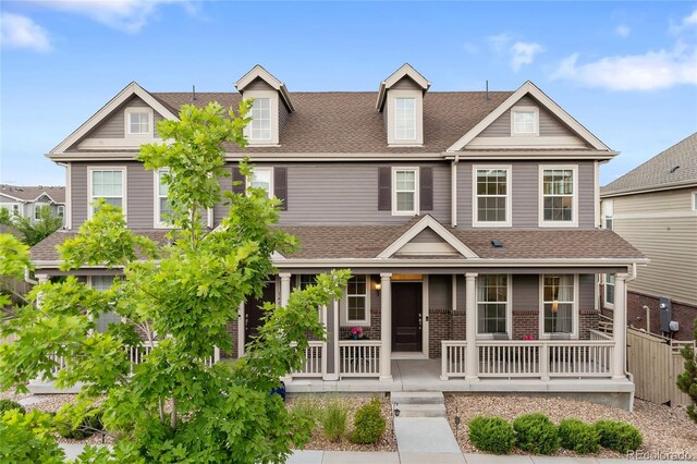 view of front of property featuring a porch