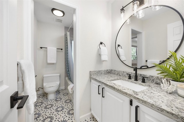 13275 W 63rd Pl, Arvada, CO 80004 - bathroom with vanity and shower / bathtub combination with curtain