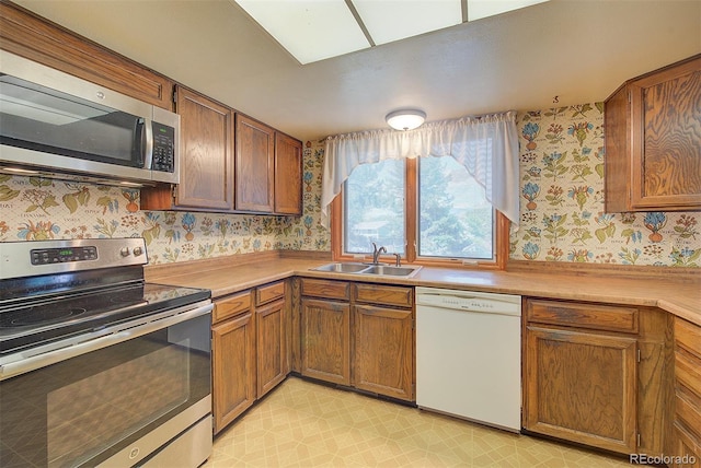7621 Oak St, Arvada, CO 80005 - photo 12
