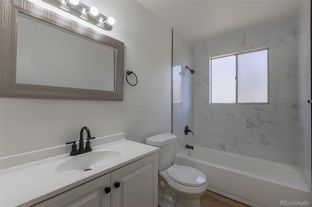 6013 W 62nd Ave, Arvada, CO 80033 - full bath featuring vanity, toilet, and bathing tub / shower combination