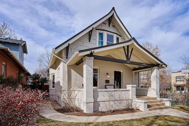 view of front of property featuring a porch