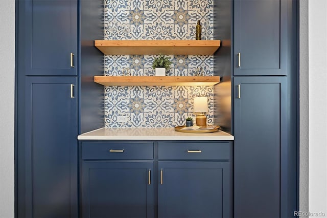21440 E 61st Dr, Aurora, CO 80019 - indoor dry bar with tasteful backsplash