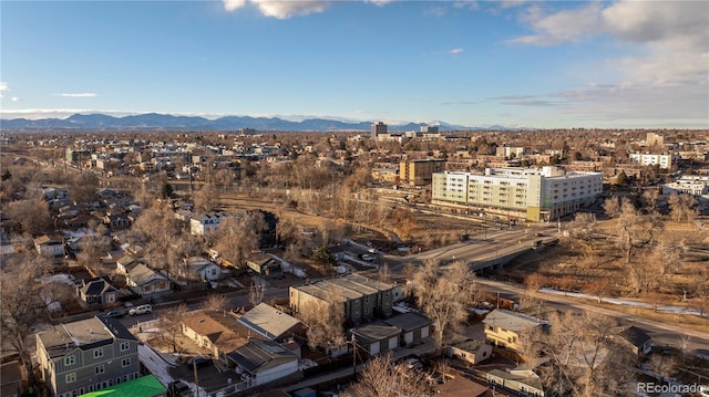 bird's eye view featuring a mountain view