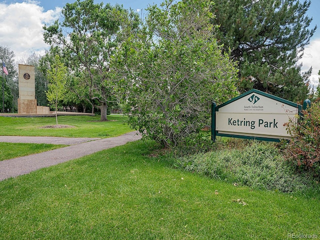 595 W Lake Ave, Littleton, CO 80120 - view of home's community featuring a yard