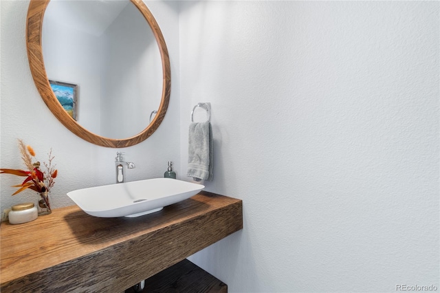 bathroom featuring sink