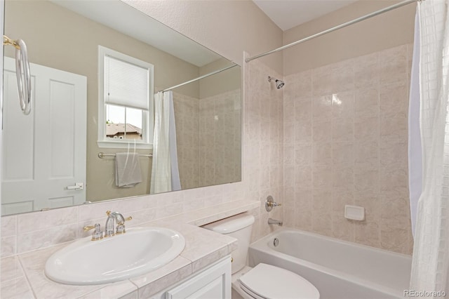 8993 Stonecrest Way, Highlands Ranch, CO 80129 - full bathroom featuring shower / bath combination with curtain, vanity, and toilet