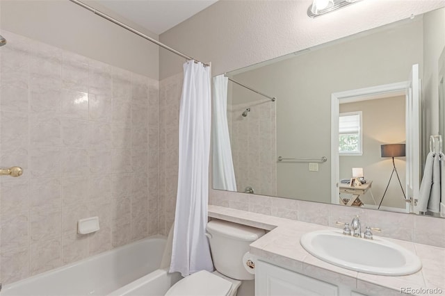 8993 Stonecrest Way, Highlands Ranch, CO 80129 - full bathroom featuring shower / bath combo with shower curtain, vanity, and toilet