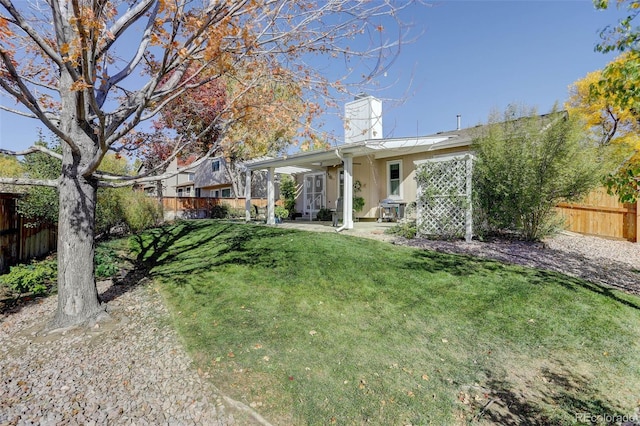 view of yard featuring a patio