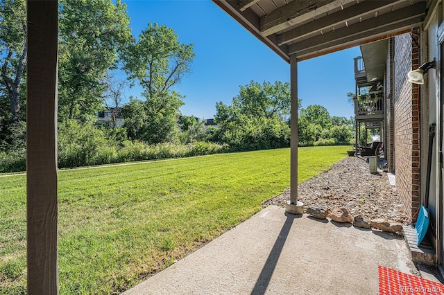 309 E Highline Cir Unit 102, Centennial, CO 80122 - view of green lawn featuring a patio