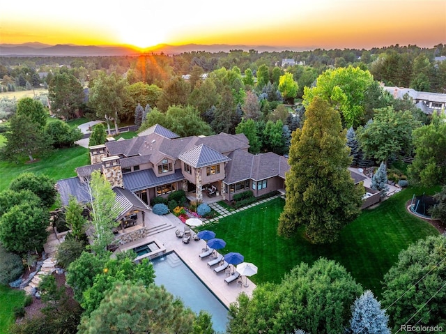 view of aerial view at dusk