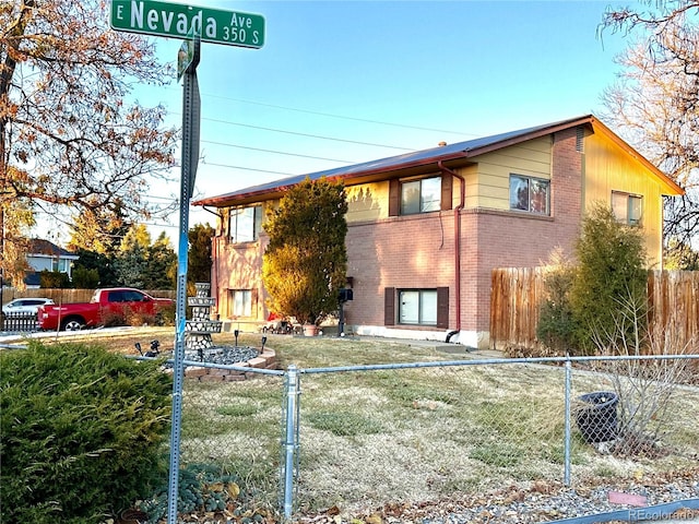 view of front of property