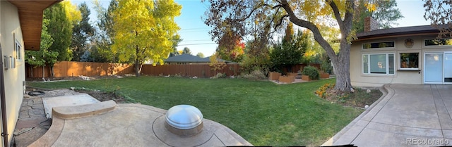 view of yard featuring a patio