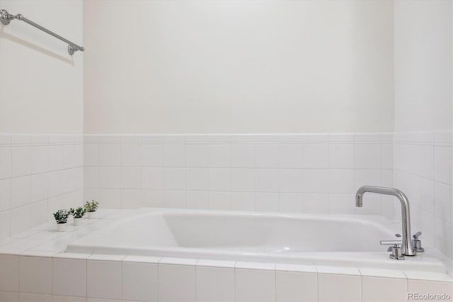 2958 Syracuse St Unit 317, Denver, CO 80238 - full bath featuring a bath