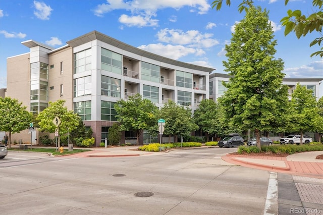 2958 Syracuse St Unit 317, Denver, CO 80238 - view of apartment building / complex