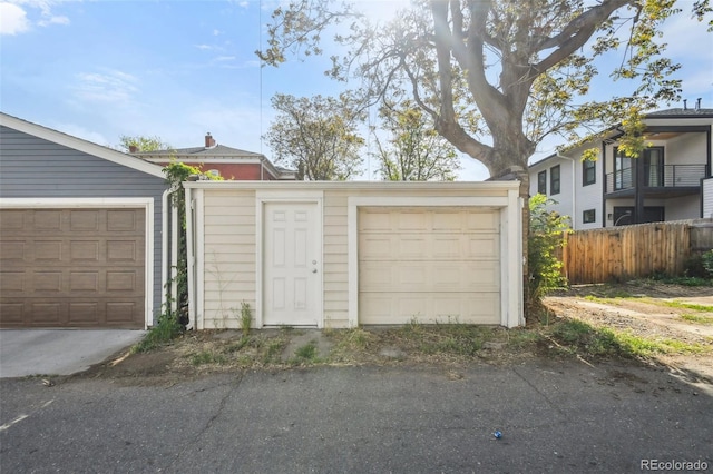 1633 Gaylord St, Denver, CO 80206 - garage featuring fence