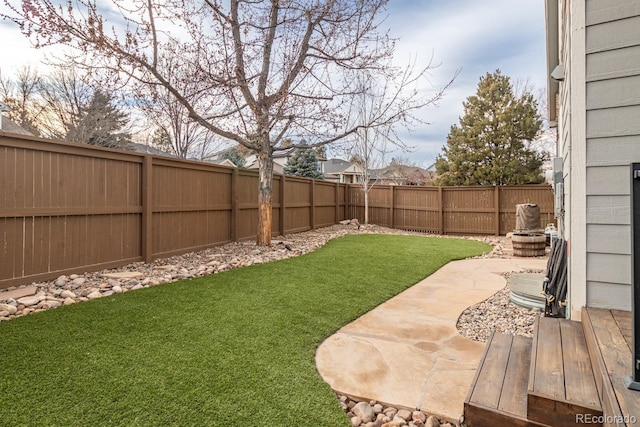 view of yard with a patio area